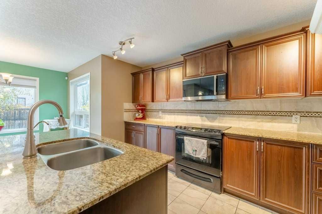 19 Silverado Skies Bay SW, Calgary — photo 4 of 35