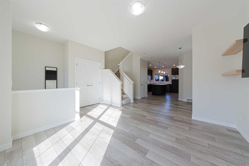 1042 Carrington Boulevard NW, Calgary — photo 4 of 31