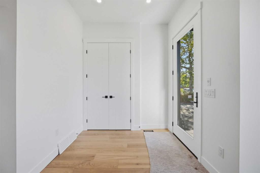 67 Holland Street NW, Calgary — photo 4 of 50