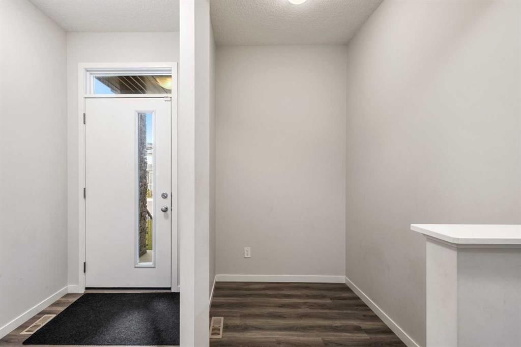 62 Wolf Hollow Way SE, Calgary — photo 2 of 41