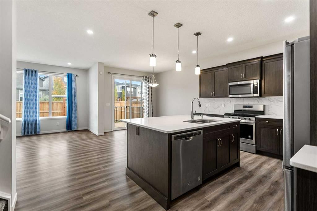 62 Wolf Hollow Way SE, Calgary — photo 3 of 41