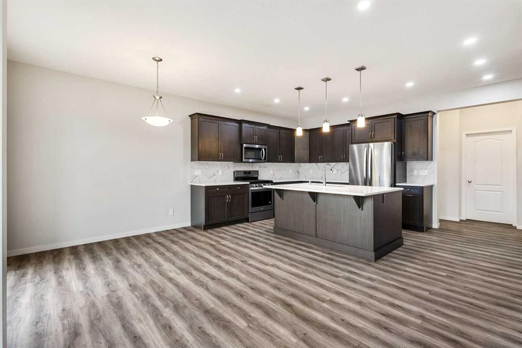 62 Wolf Hollow Way SE, Calgary — photo 4 of 41