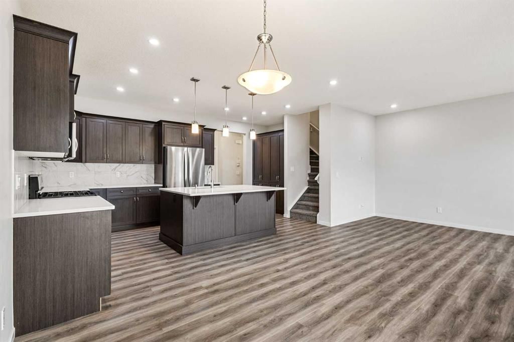 62 Wolf Hollow Way SE, Calgary — photo 5 of 41