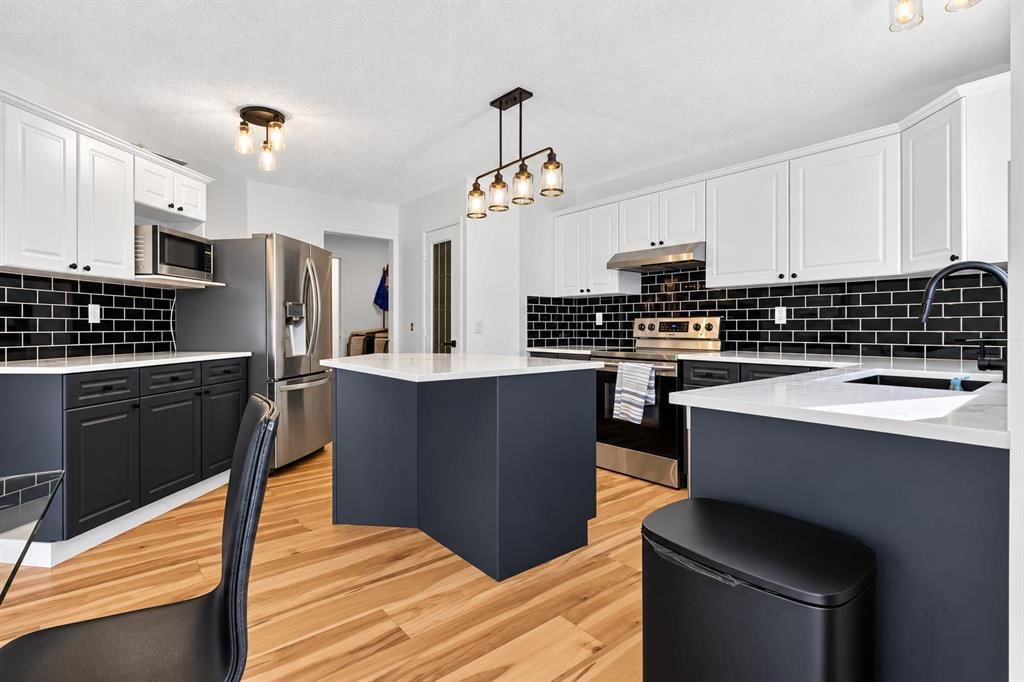 45 Bow Ridge Drive, Cochrane — photo 2 of 36