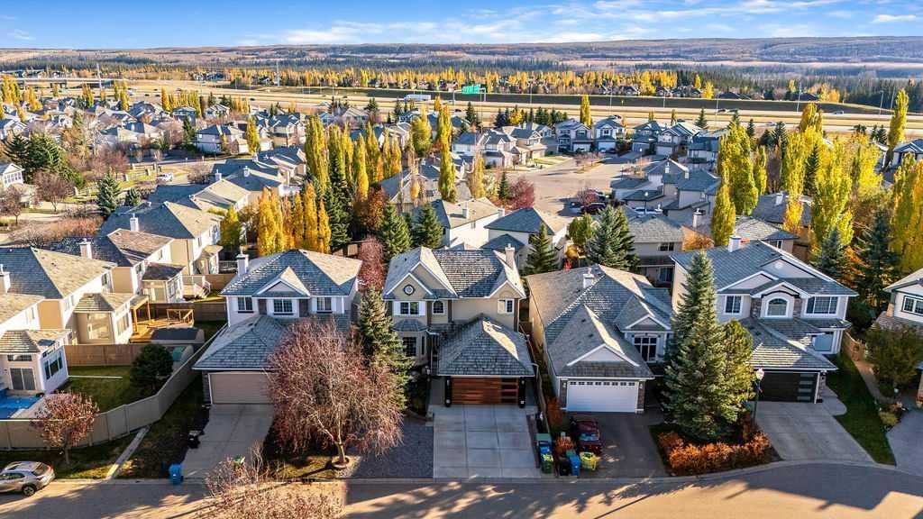 7 Springbank View SW, Calgary — photo 2 of 45