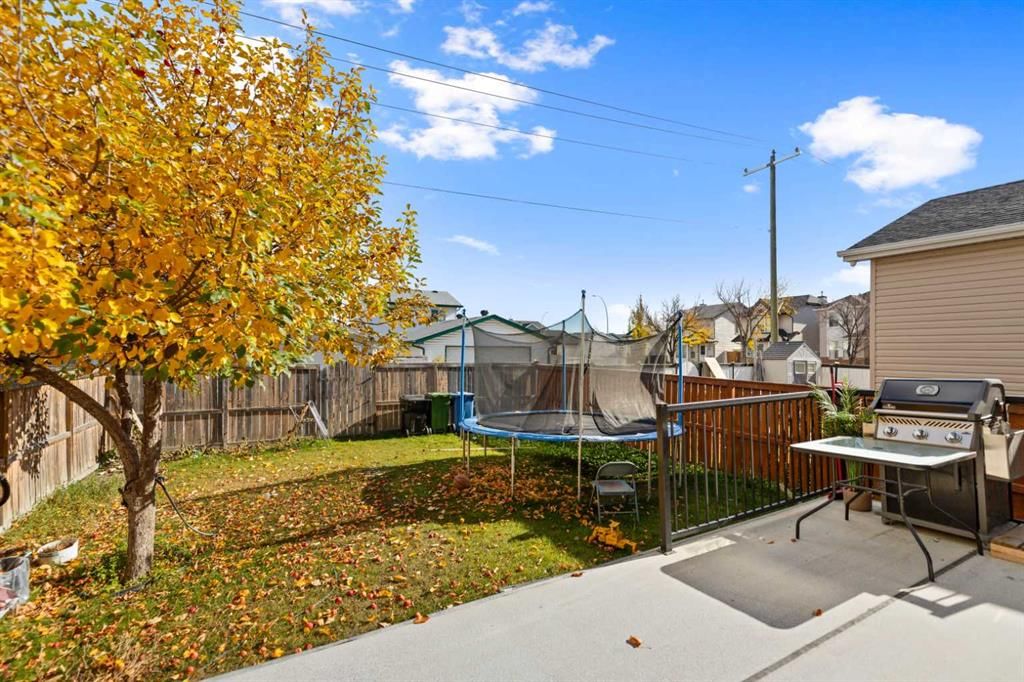 6 Martin Crossing Way NE, Calgary — photo 5 of 33