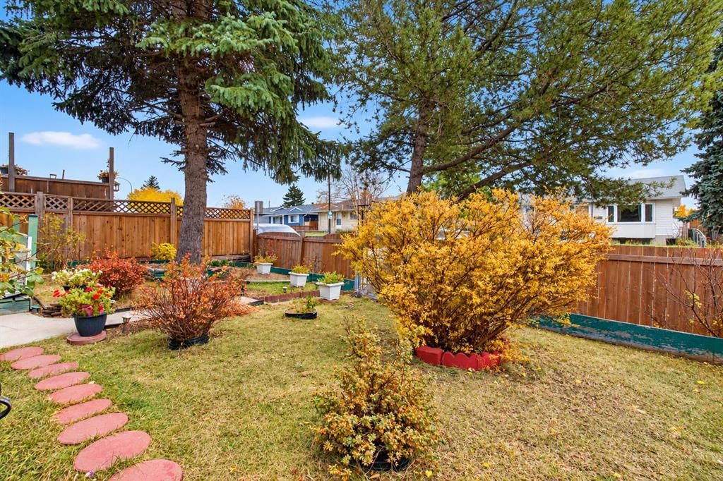 3620 Dover Ridge Drive SE, Calgary — photo 2 of 36