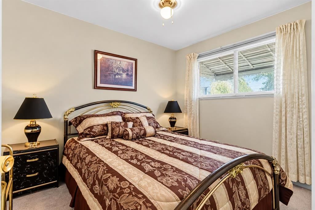 3620 Dover Ridge Drive SE, Calgary — photo 4 of 36
