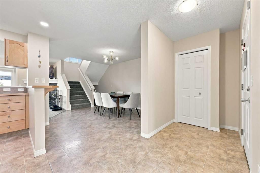 754 Luxstone Gate SW, Airdrie — photo 5 of 35