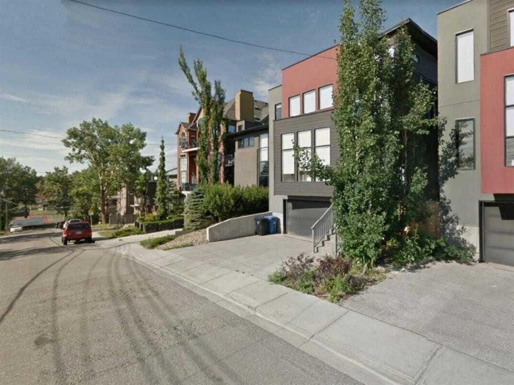 2310 17 Street SW, Calgary — photo 4 of 5