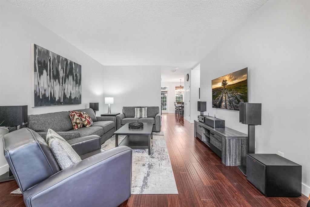 23, 29 Springborough Boulevard SW, Calgary — photo 2 of 42