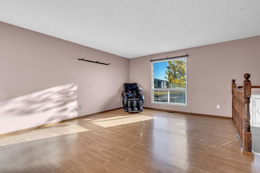 139 Falton Way NE, Calgary — photo 5 of 48
