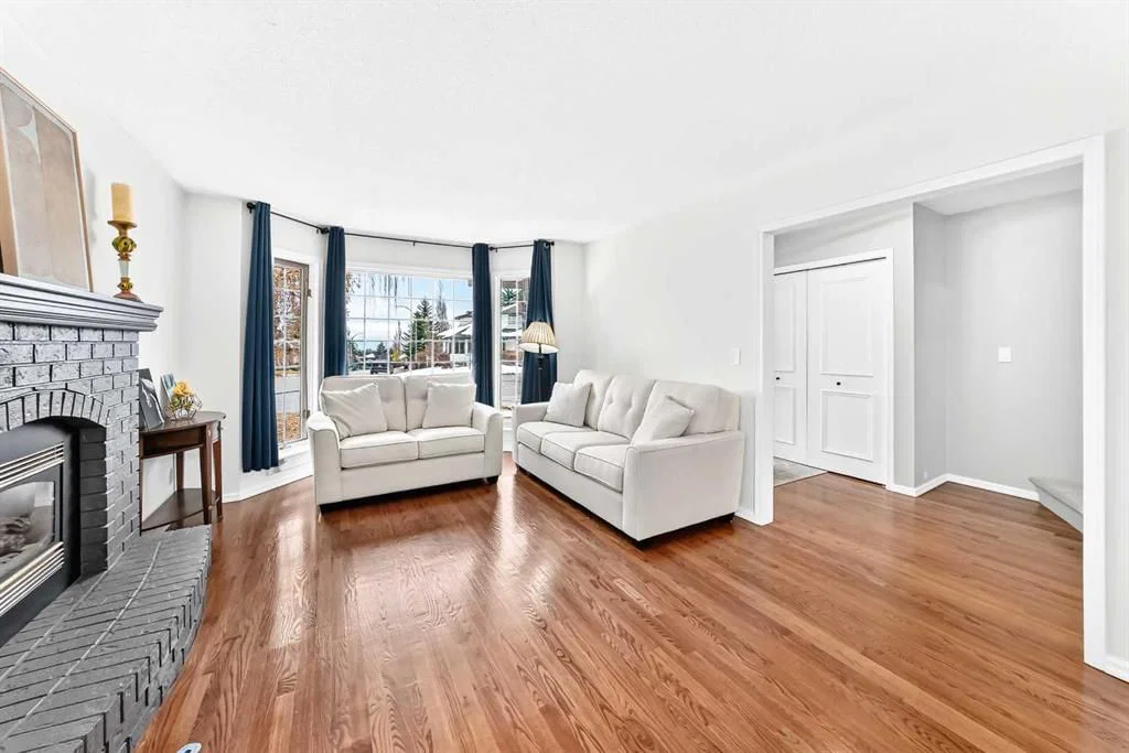 104 Christie Knoll Heights SW, Calgary — photo 3 of 45