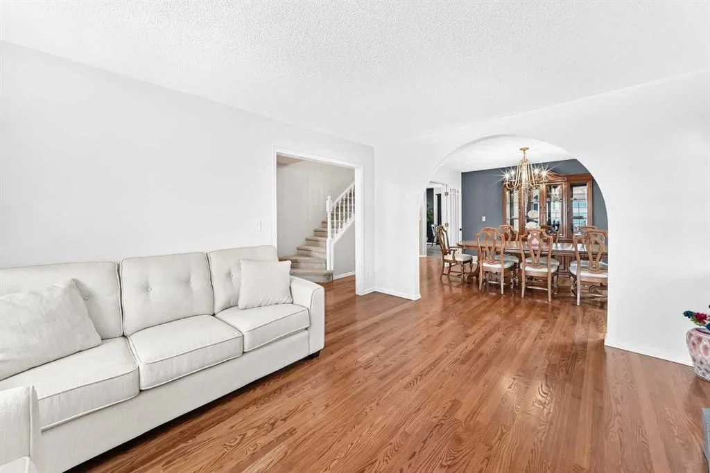 104 Christie Knoll Heights SW, Calgary — photo 4 of 45