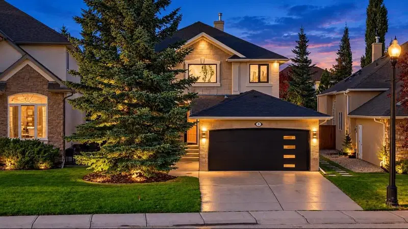 8 Strathlea Close SW, Strathcona Park, Calgary