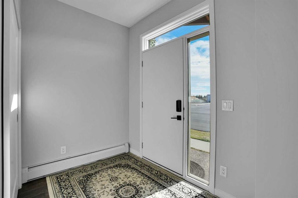 8354 9 Avenue SW, Calgary — photo 3 of 49