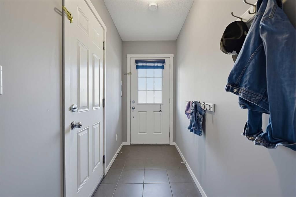 79 Evansview Gardens NW, Calgary — photo 4 of 29