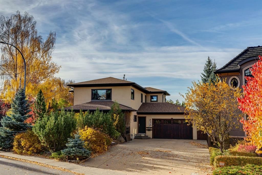 2103 Briar Crescent NW, Calgary — photo 3 of 20