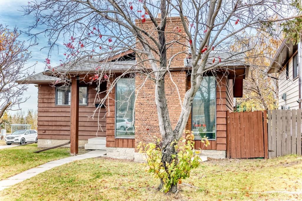 164 Beaconsfield Way NW, Calgary — photo 2 of 49