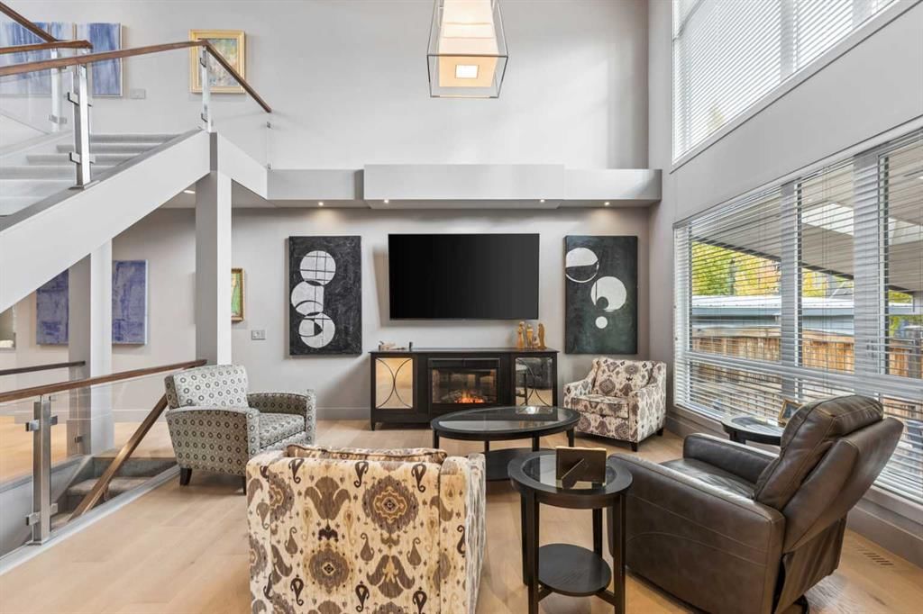 18 West Point Mews SW, Calgary — photo 4 of 42