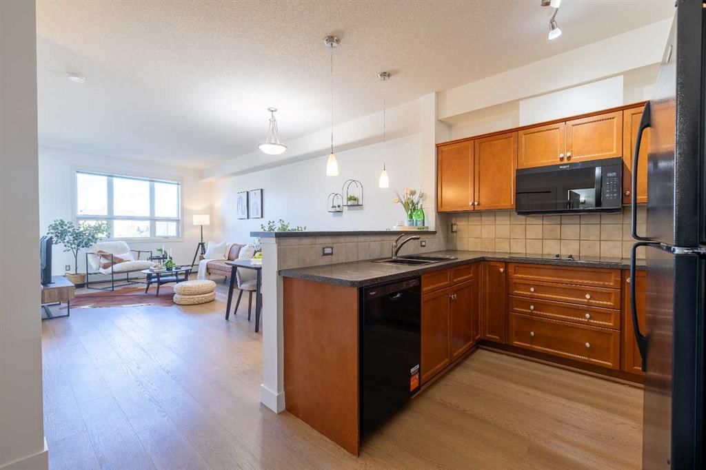 526, 26 Val Gardena View SW, Calgary — photo 4 of 40