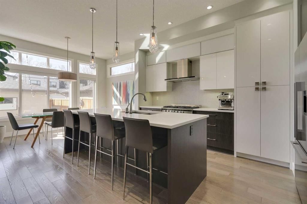 2341 22 Avenue SW, Calgary — photo 2 of 45