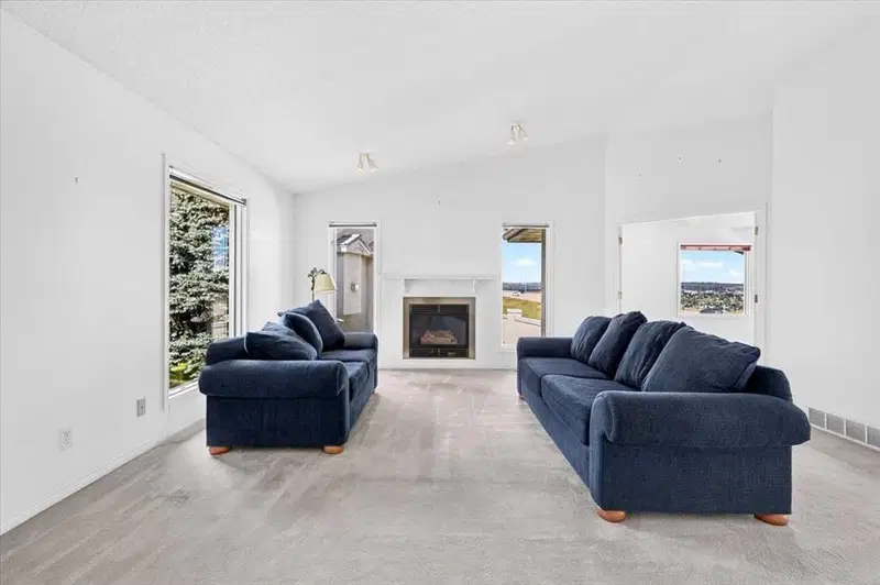 24, 5790 Patina Drive SW, Calgary — photo 4 of 48
