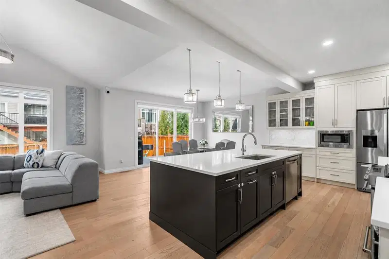 107 Masters Way SE, Calgary — photo 4 of 50