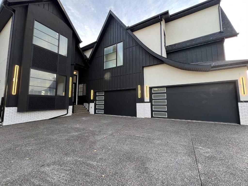 16 Rockcliff Hill NW, Calgary — photo 2 of 50