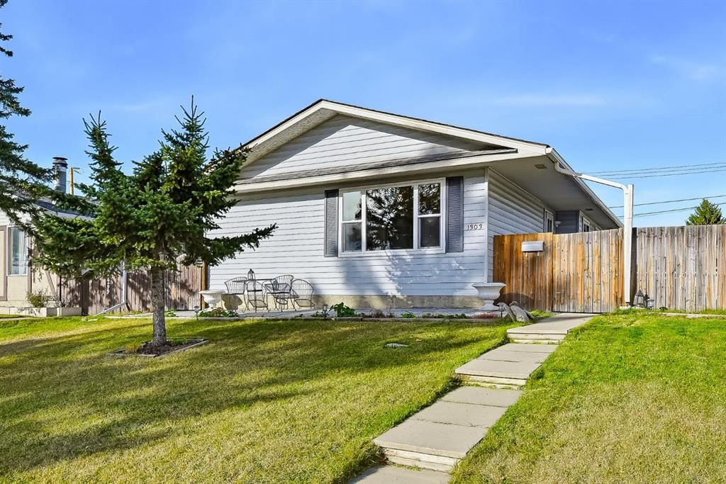 1303 Penedo Crescent SE, Calgary — detached for sale