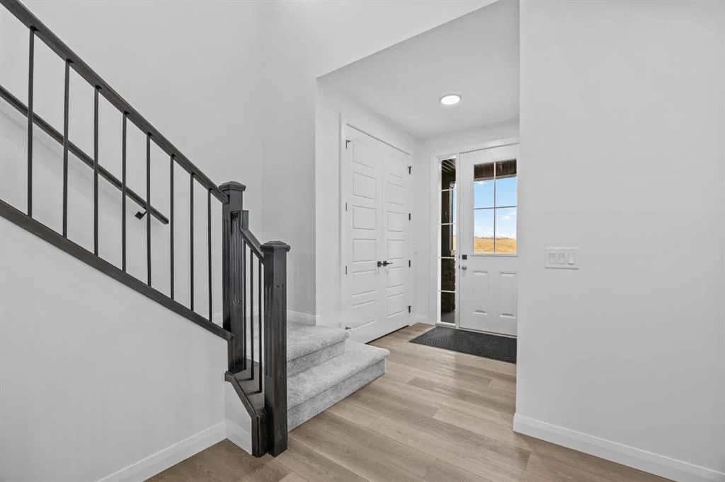 93 Creekstone Hill SW, Calgary — photo 4 of 50
