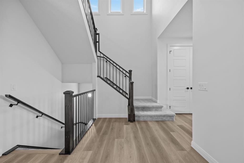 93 Creekstone Hill SW, Calgary — photo 5 of 50