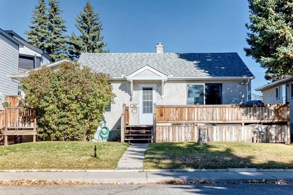 7312 36 Avenue NW, Calgary — main listing photo