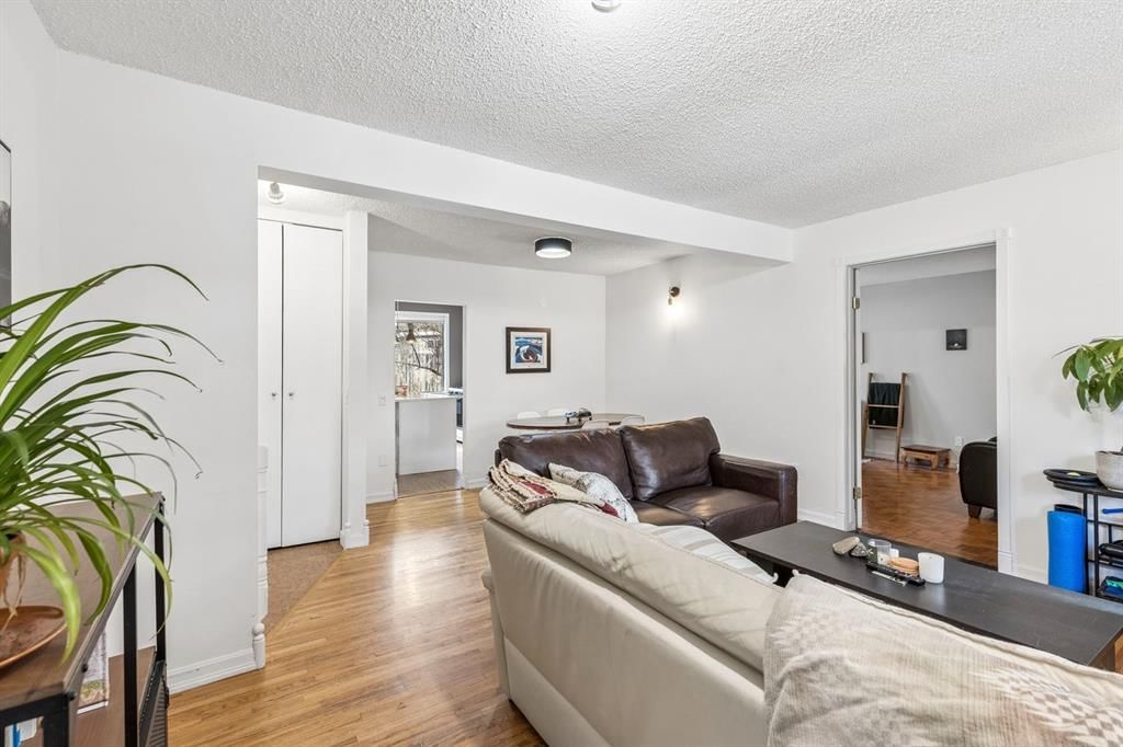 5216 18 Avenue NW, Calgary — photo 5 of 45