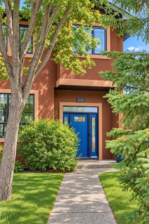 2532 20 Street SW, Calgary — photo 2 of 49