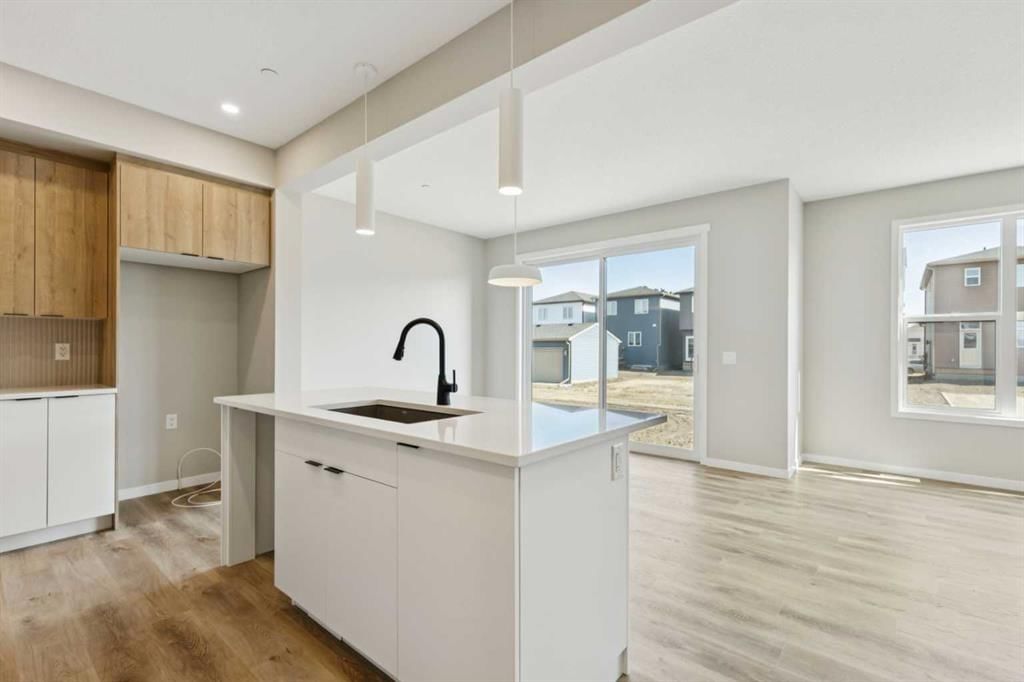 302 Hotchkiss Common SE, Calgary — photo 4 of 35