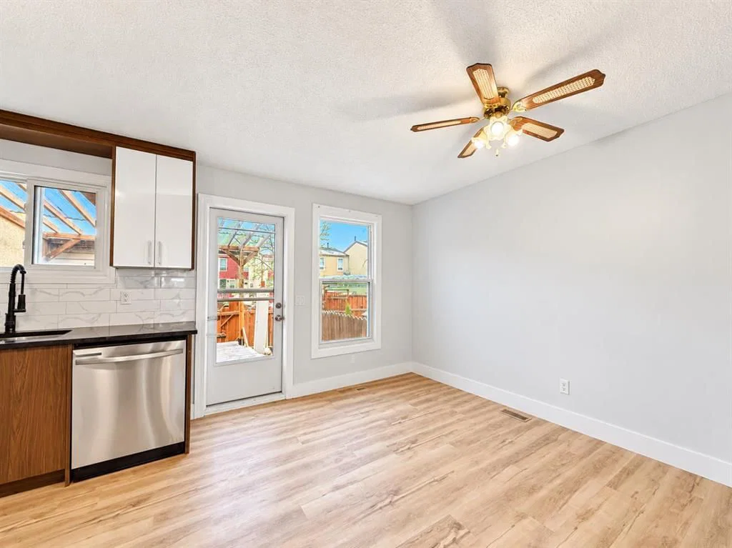 251 Pensville Close SE, Calgary — photo 4 of 17