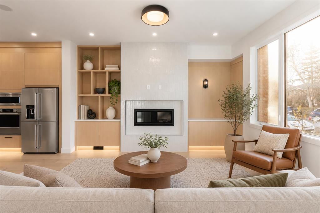 2216 35 Street SW, Calgary — photo 4 of 50