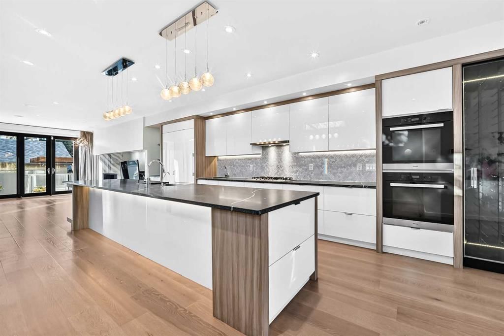 1743 8 Avenue NW, Calgary — photo 3 of 50