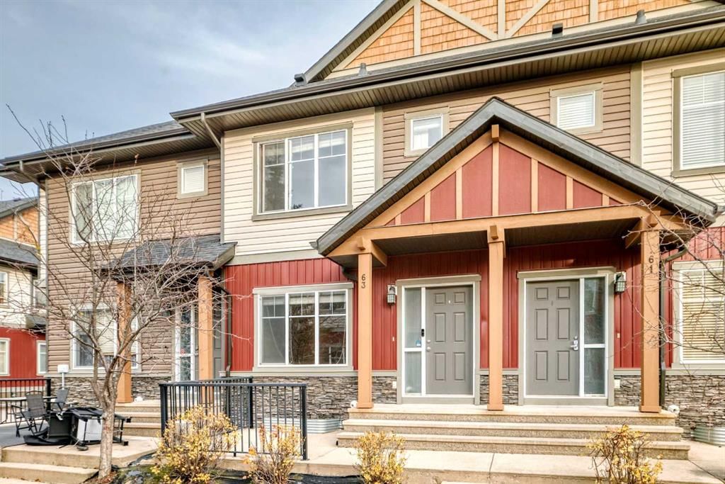 63 skyview springs Circle NE, Calgary — photo 2 of 50