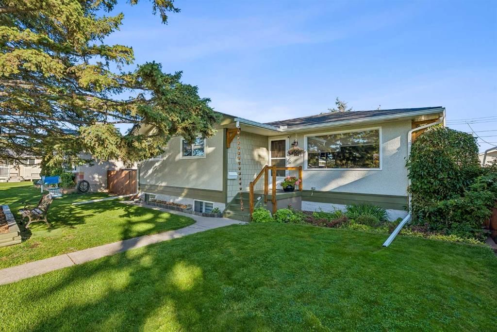 5635 Travis Crescent NE, Calgary — detached for sale