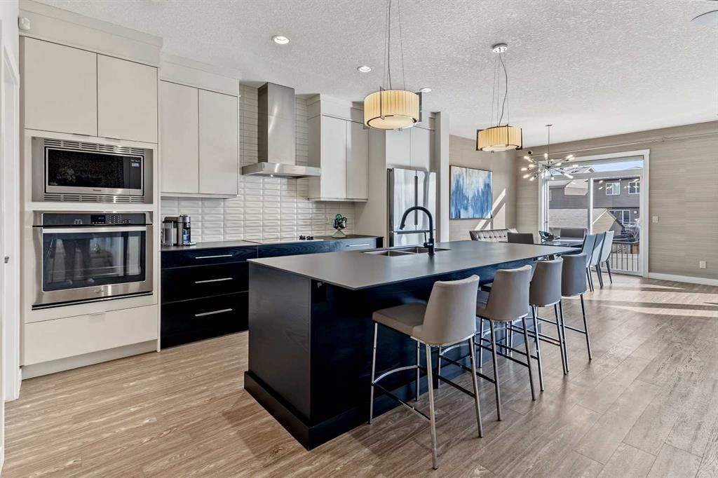 16 Tuscany Valley Grove NW, Calgary — photo 2 of 50