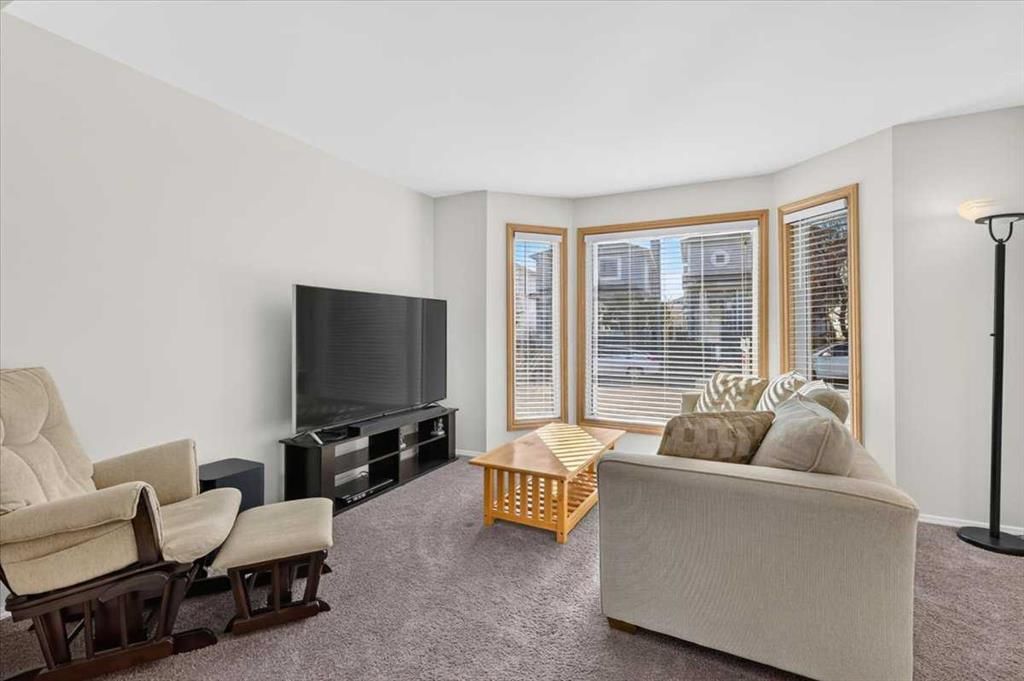 85 River Rock Circle SE, Calgary — photo 4 of 47