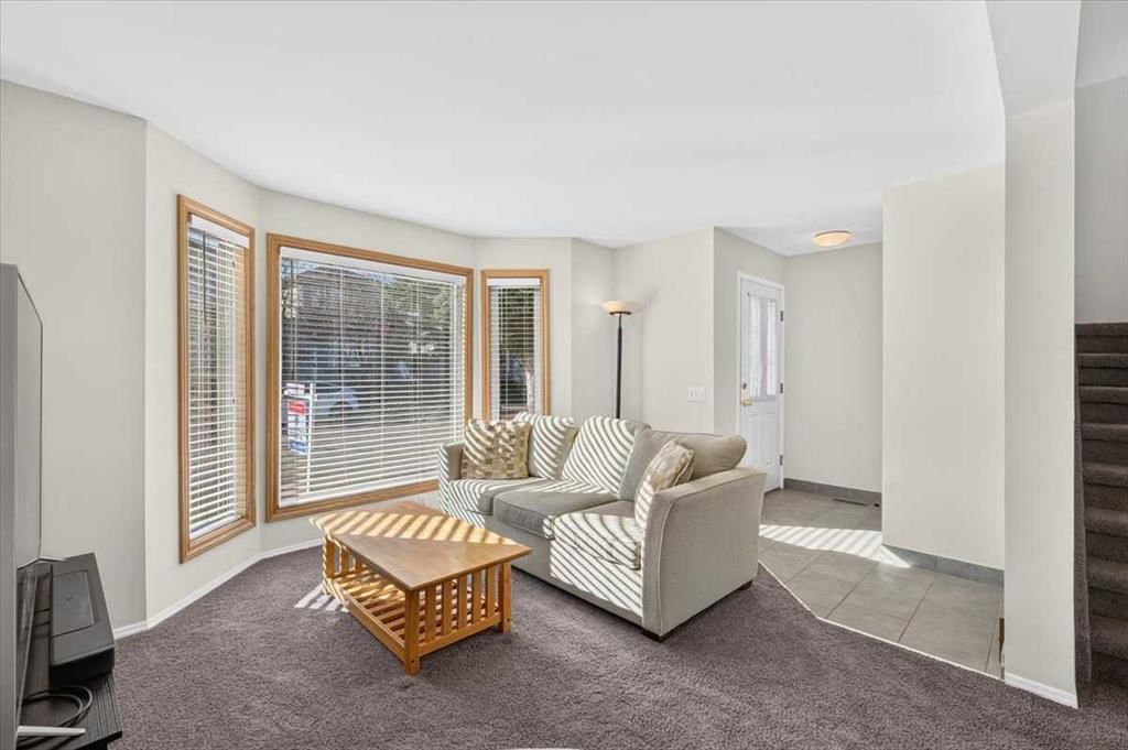 85 River Rock Circle SE, Calgary — photo 5 of 47