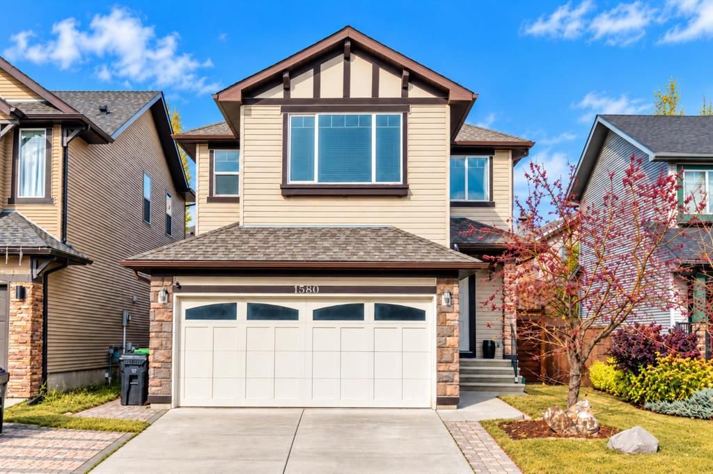 1580 New Brighton Drive SE, Calgary — main listing photo
