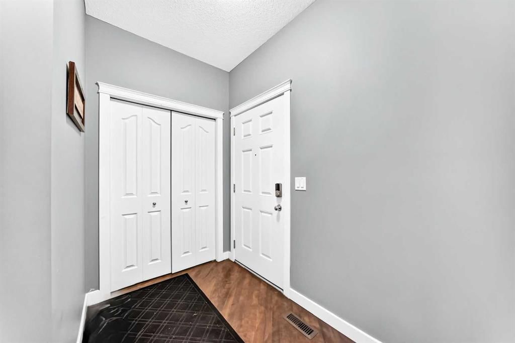 1580 New Brighton Drive SE, Calgary — photo 3 of 50