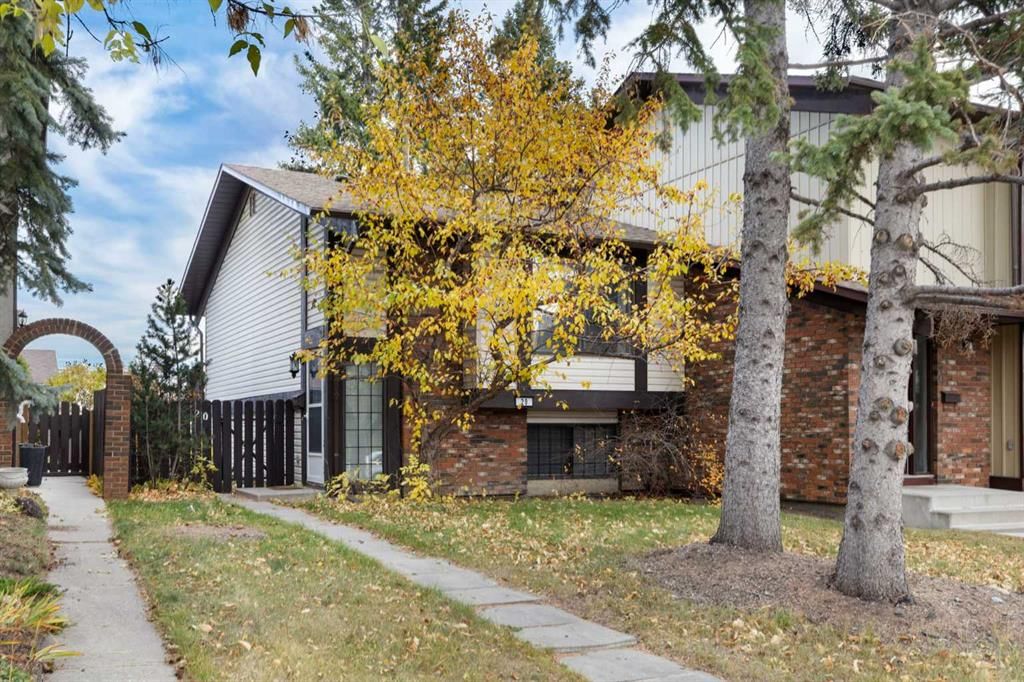 20 Dalhousie Crescent NW, Calgary — main listing photo