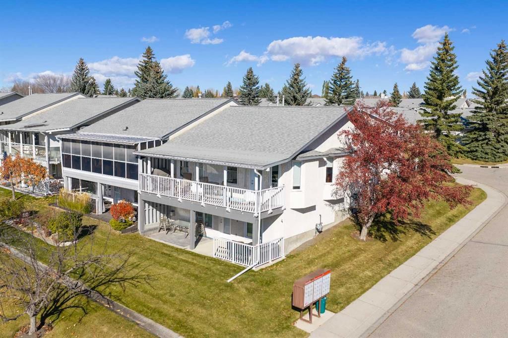 4 ARBOUR CLIFF Court NW, Calgary — photo 2 of 44