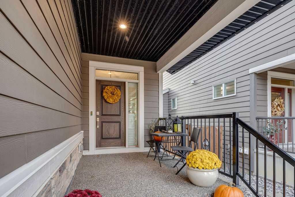 64 Cranbrook Crescent SE, Calgary — photo 3 of 39