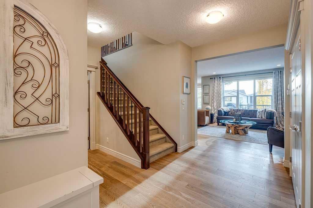 64 Cranbrook Crescent SE, Calgary — photo 4 of 39